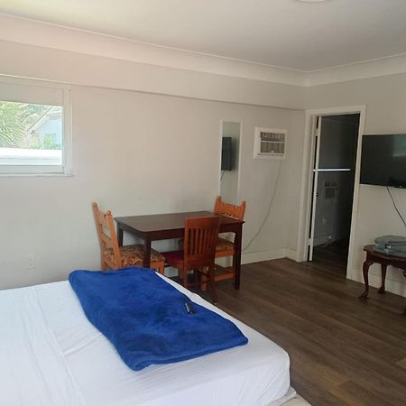 Pousada Suites Χόλιγουντ Εξωτερικό φωτογραφία